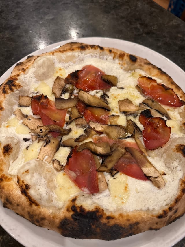 Bianca Pizza.